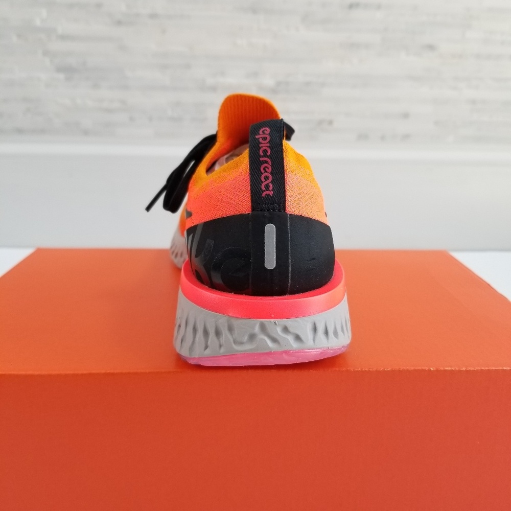 New Wmns Nike Epic React Flyknit Sneakers - Picture 3 of 8